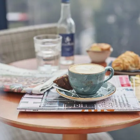 Carlton Square Hotel 4*