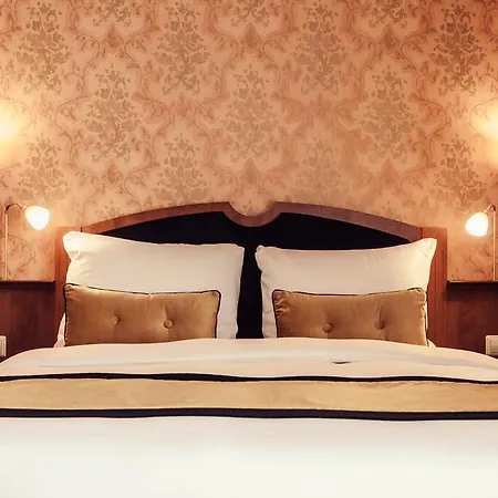 Hotel Carlton Square
