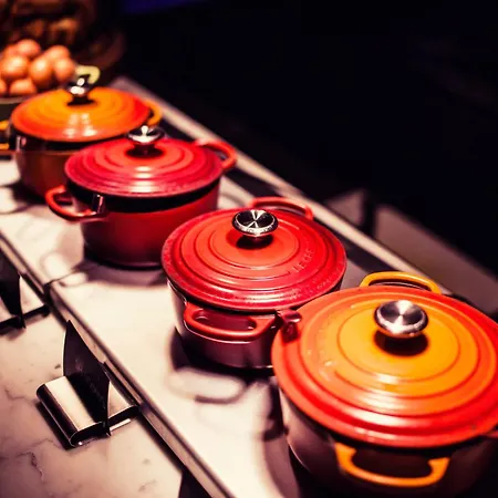 Carlton Square Hotel 4*