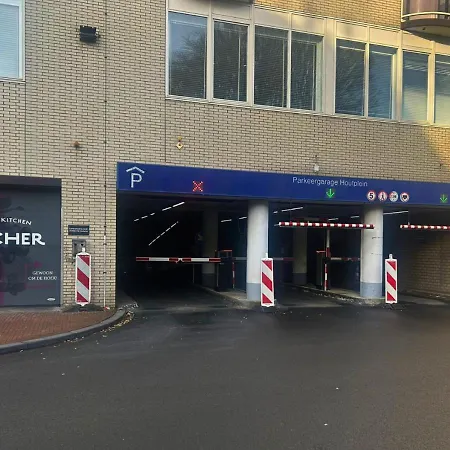 Carlton Square Hotel 4*