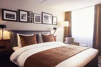 Carlton Square Hotel 4*