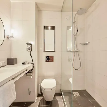 Carlton Square Hotel 4*