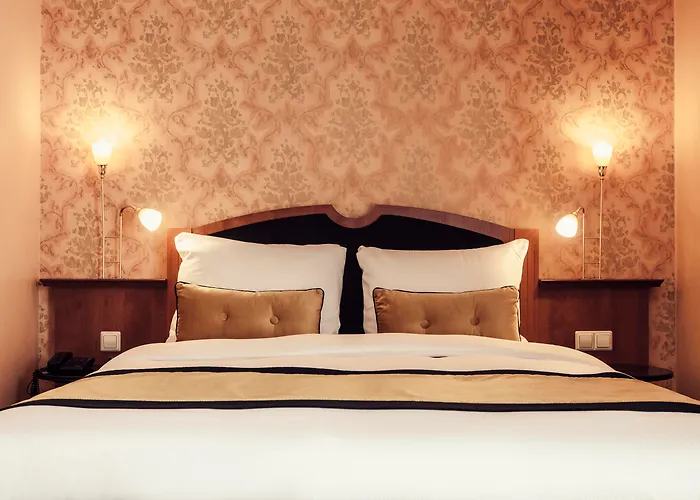 Hotel Carlton Square 4*