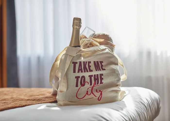 カールトン スクエア 4*