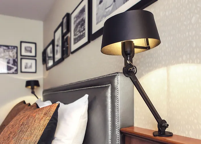 Carlton Square Hotel