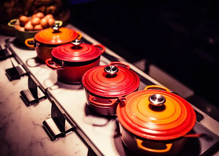 Carlton Square Hotel 4*