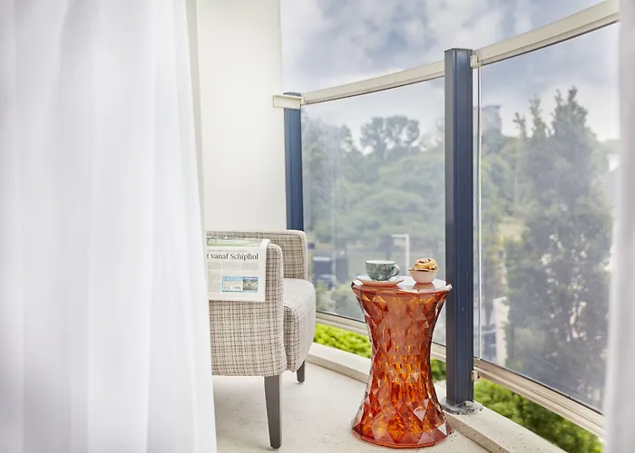 Carlton Square Hotel